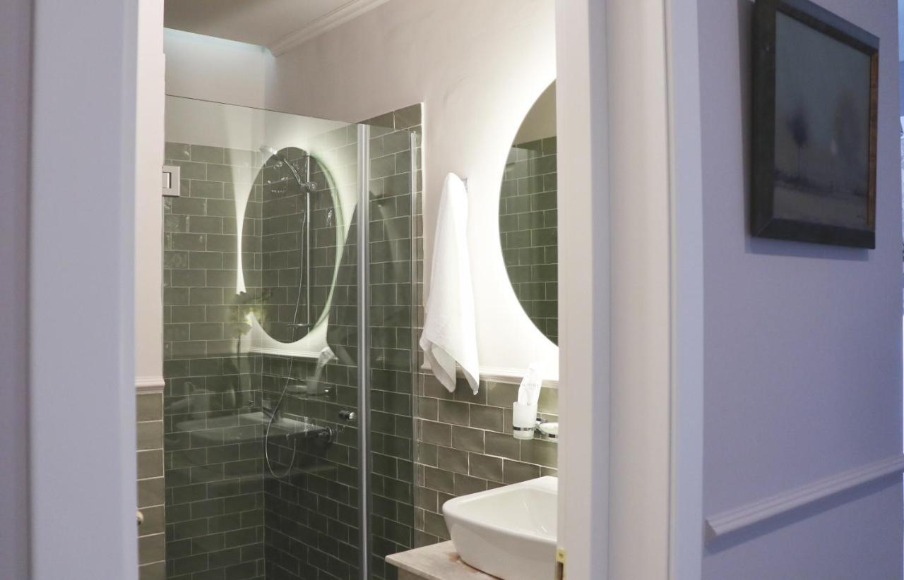 Omart Hotel - Gallery تبليسي المظهر الخارجي الصورة