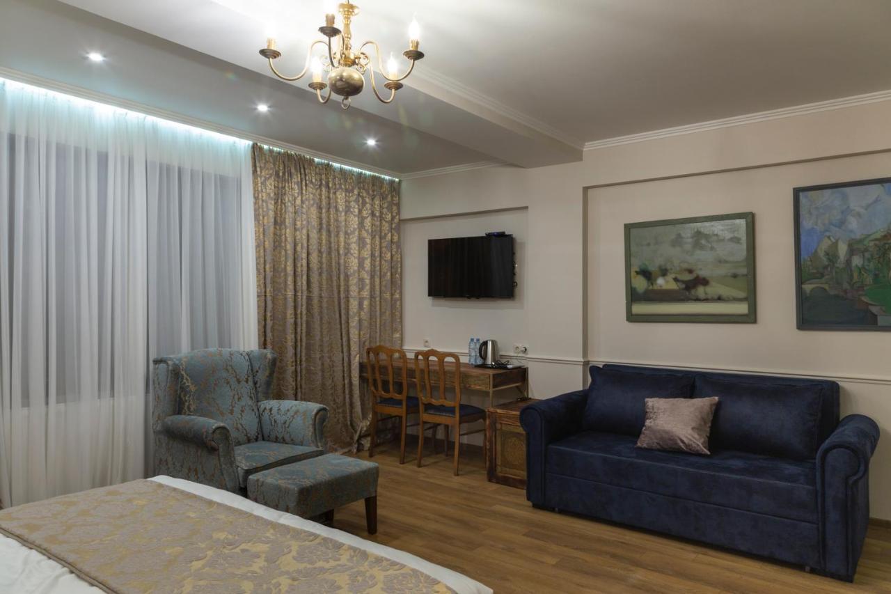 Omart Hotel - Gallery تبليسي المظهر الخارجي الصورة