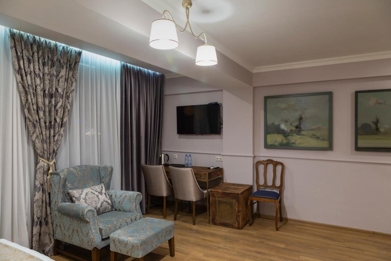 Omart Hotel - Gallery تبليسي المظهر الخارجي الصورة
