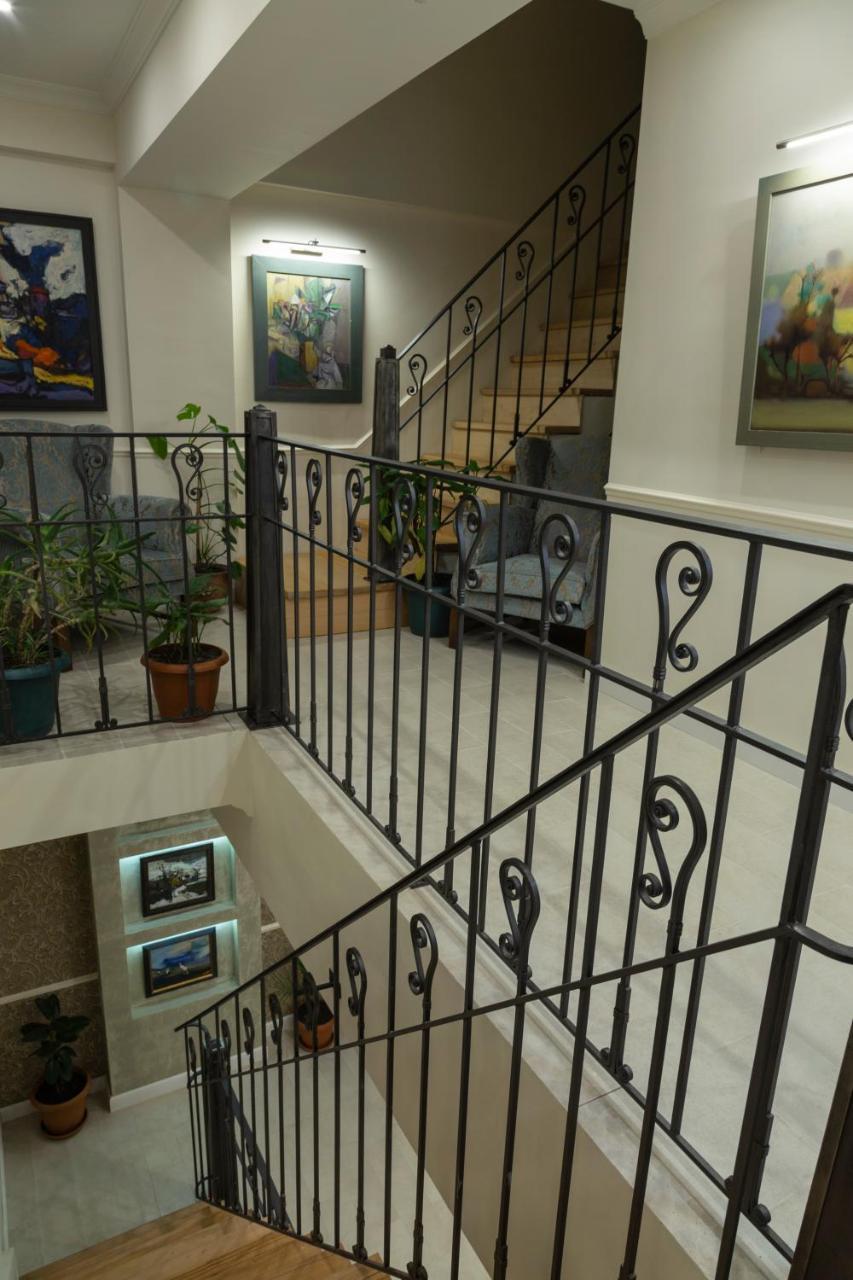 Omart Hotel - Gallery تبليسي المظهر الخارجي الصورة